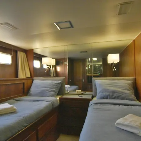 Gaestekabine Auf 22m-motoryacht Bådhotel Flensborg