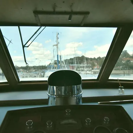 Botel Gaestekabine Auf 22m-motoryacht